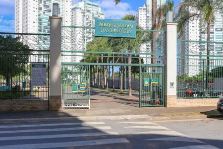 Apartamento à venda com 165m², 3 quartos e 2 vagas Apartamento à venda com 165m², 3 quartos e 2 vagasJardim das Perdizes em frente ao condomînio