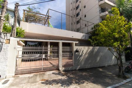 Casa à venda com 210m², 3 quartos e 4 vagasFachada