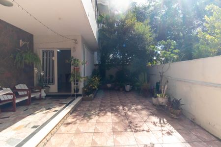 Casa à venda com 210m², 3 quartos e 4 vagasÁrea externa