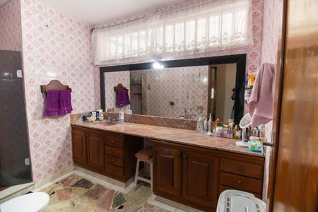 Casa à venda com 210m², 3 quartos e 4 vagasBanheiro 2