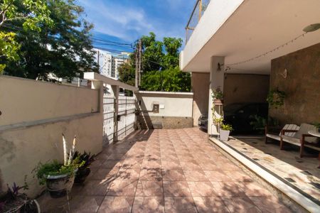 Casa à venda com 210m², 3 quartos e 4 vagasÁrea externa