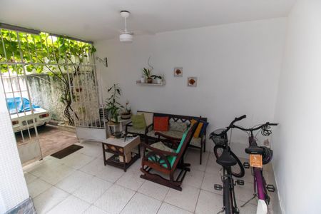 Casa à venda com 210m², 3 quartos e 4 vagasÁrea externa