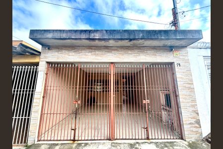 Casa à venda com 125m², 2 quartos e 2 vagasFachada