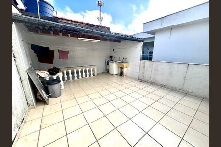 Casa à venda com 125m², 2 quartos e 2 vagasVaranda