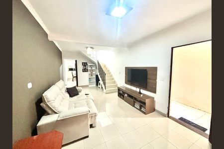 Sala de casa à venda com 2 quartos, 125m² em Jardim Santa Maria, São Paulo