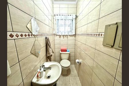 Casa à venda com 125m², 2 quartos e 2 vagasBanheiro 1