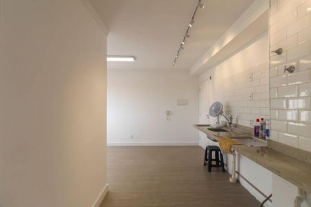Sala/Cozinha de apartamento para alugar com 2 quartos, 42m² em Sítio da Figueira, São Paulo