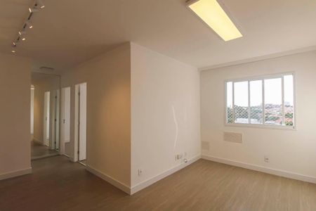 Sala/Cozinha de apartamento para alugar com 2 quartos, 42m² em Sítio da Figueira, São Paulo