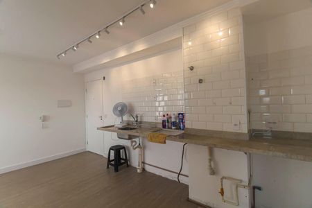 Sala/Cozinha de apartamento para alugar com 2 quartos, 42m² em Sítio da Figueira, São Paulo