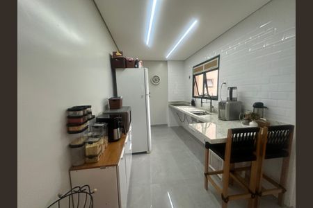 Apartamento à venda com 94m², 2 quartos e 2 vagasCozinha