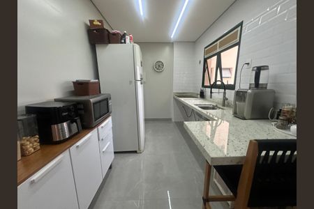 Apartamento à venda com 94m², 2 quartos e 2 vagasCozinha