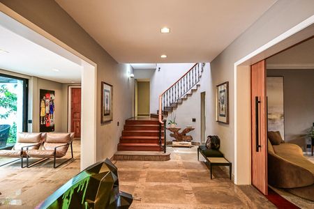 Casa à venda com 735m², 5 quartos e 6 vagasHall de Entrada