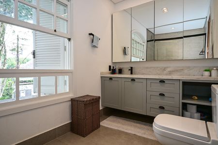Casa à venda com 735m², 5 quartos e 6 vagasBanheiro da Suíte  3