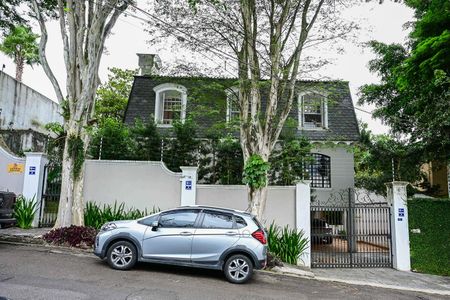 Casa à venda com 735m², 5 quartos e 6 vagasFachada