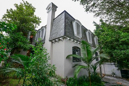 Casa à venda com 735m², 5 quartos e 6 vagasFachada