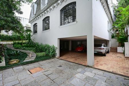 Casa à venda com 735m², 5 quartos e 6 vagasGaragem
