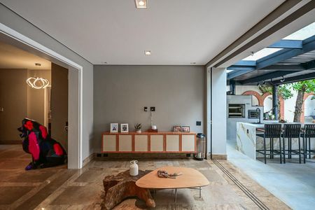 Casa à venda com 735m², 5 quartos e 6 vagasHall Social