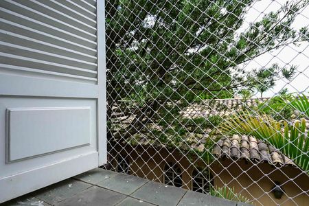 Casa à venda com 735m², 5 quartos e 6 vagasVista da Suíte 1