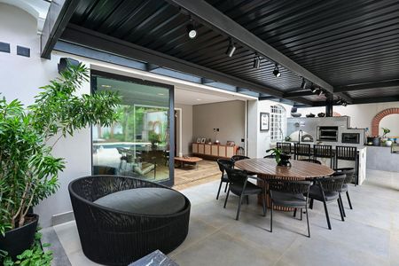Casa à venda com 735m², 5 quartos e 6 vagasVaranda Gourmet	