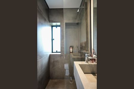 Casa à venda com 735m², 5 quartos e 6 vagasBanheiro Suíte 1