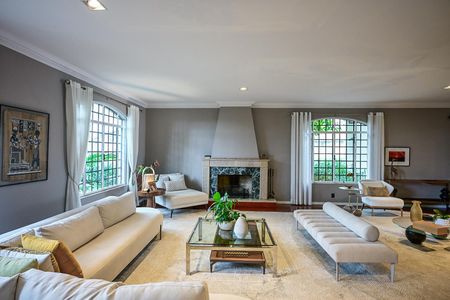 Casa à venda com 735m², 5 quartos e 6 vagasSala