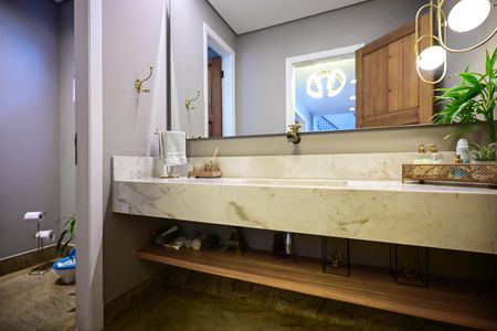 Casa à venda com 735m², 5 quartos e 6 vagasLavabo
