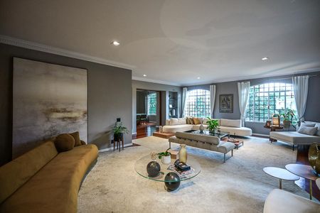 Casa à venda com 735m², 5 quartos e 6 vagasSala