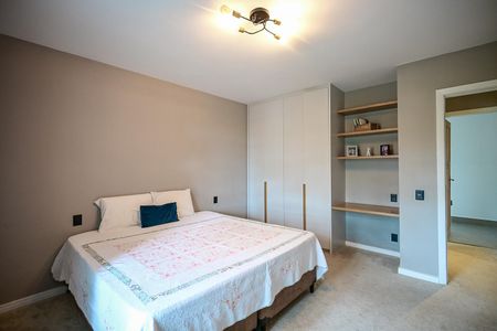 Casa à venda com 735m², 5 quartos e 6 vagasQuarto 2