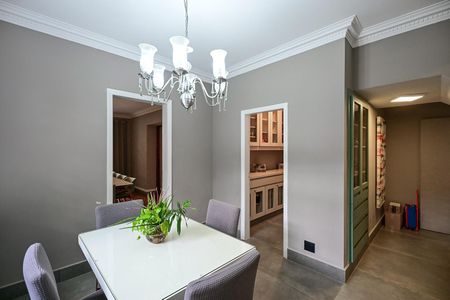 Casa à venda com 735m², 5 quartos e 6 vagasSala de Almoço