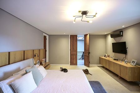 Casa à venda com 735m², 5 quartos e 6 vagasSuíte 2