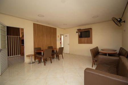 Apartamento para alugar com 48m², 2 quartos e 1 vaga Apartamento para alugar com 48m², 2 quartos e 1 vagaÁrea comum - Salão de festas