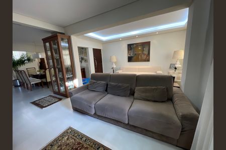 Apartamento à venda com 180m², 3 quartos e 1 vagaSala