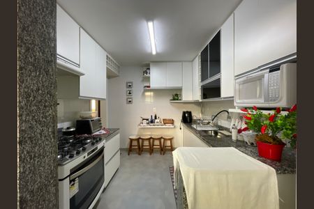 Apartamento à venda com 180m², 3 quartos e 1 vagaCozinha