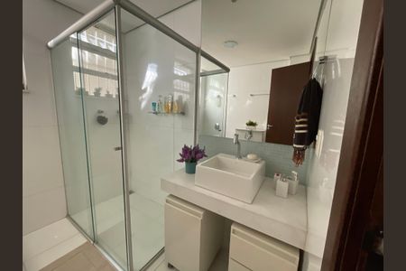 Apartamento à venda com 180m², 3 quartos e 1 vagaBanheiro