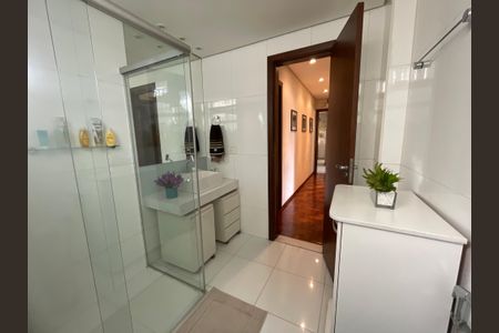 Apartamento à venda com 180m², 3 quartos e 1 vagaBanheiro