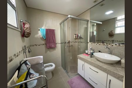 Apartamento à venda com 180m², 3 quartos e 1 vagabanheiro suite