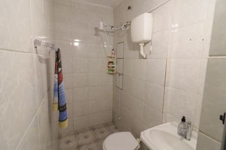 Casa à venda com 200m², 5 quartos e 4 vagasBanheiro da Suíte 2