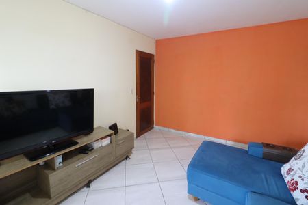Sala de casa à venda com 5 quartos, 200m² em Padroeira, Osasco
