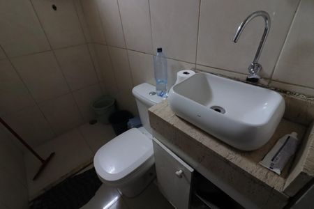 Casa à venda com 200m², 5 quartos e 4 vagasBanheiro 4