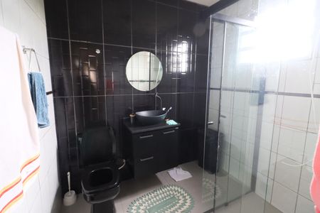 Casa à venda com 200m², 5 quartos e 4 vagasBanheiro da Suíte 1