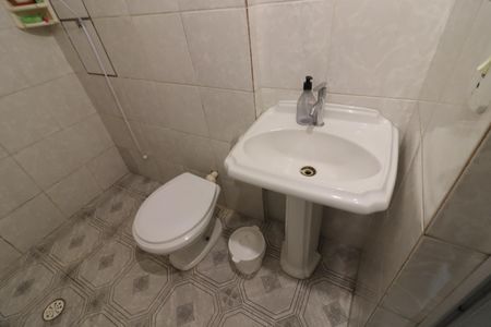 Casa à venda com 200m², 5 quartos e 4 vagasBanheiro da Suíte 2