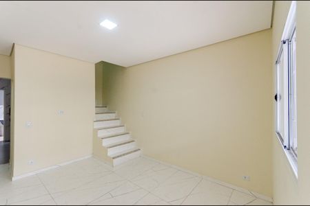 Casa para alugar com 200m², 2 quartos e 2 vagas Casa para alugar com 200m², 2 quartos e 2 vagasSala
