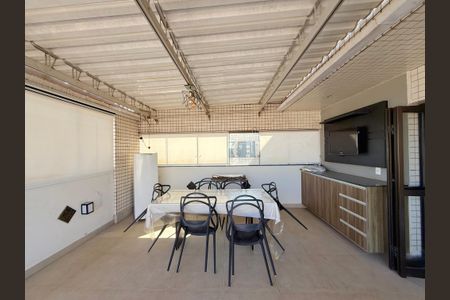 Apartamento à venda com 120m², 2 quartos e 2 vagasÁrea externa