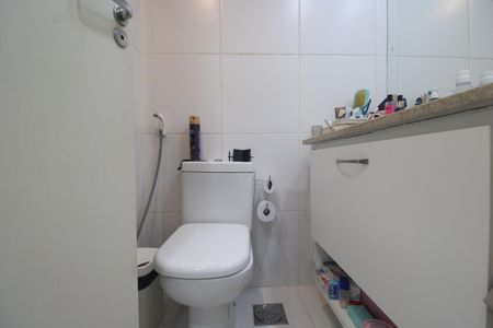 Apartamento à venda com 70m², 2 quartos e 1 vagaBanheiro da suíte