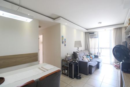 Sala de apartamento à venda com 2 quartos, 70m² em Barra Olímpica, Rio de Janeiro