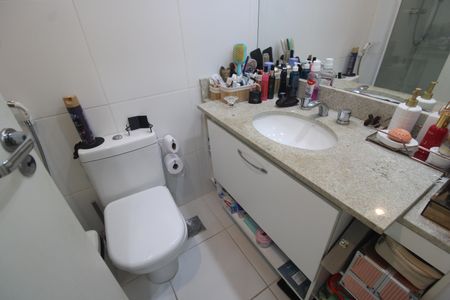 Apartamento à venda com 70m², 2 quartos e 1 vagaBanheiro da suíte