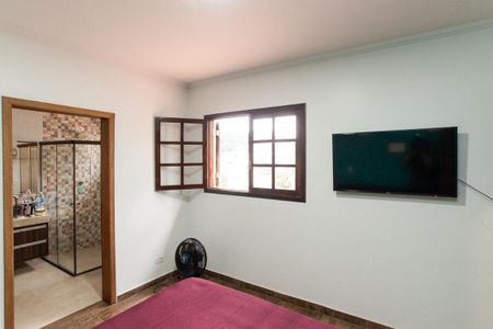 Casa à venda com 320m², 4 quartos e 4 vagasSuíte 2