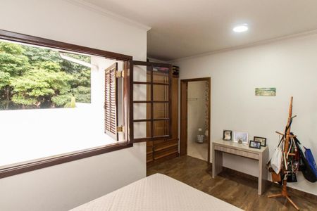 Casa à venda com 320m², 4 quartos e 4 vagasSuíte 3