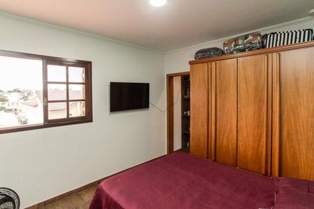 Casa à venda com 320m², 4 quartos e 4 vagasSuíte 2