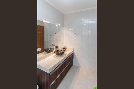 Casa à venda com 320m², 4 quartos e 4 vagasBanheiro da Suíte 1